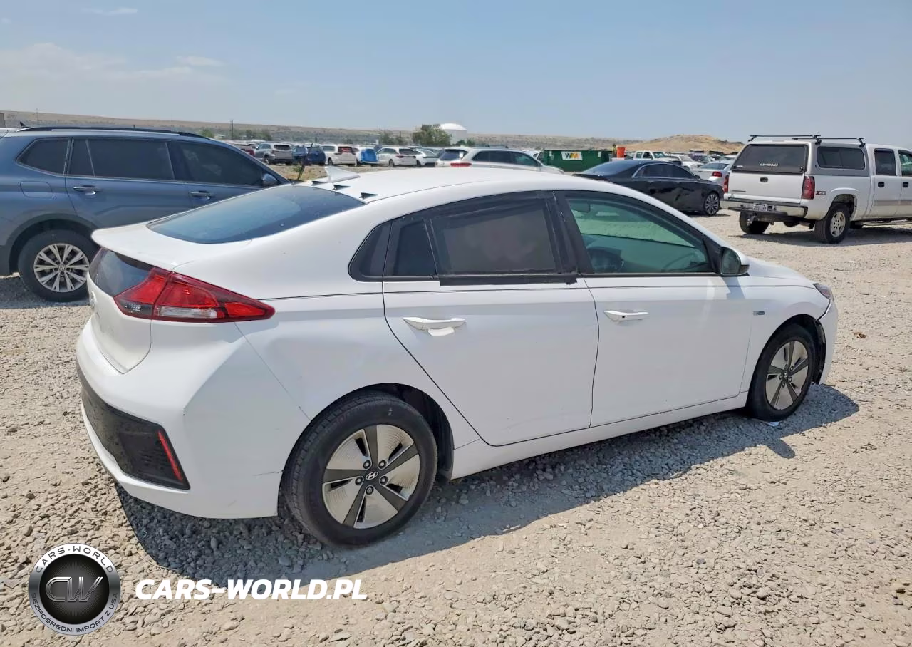 2017 Hyundai Ioniq Blue VIN:KMHC65LC0HU045602 - 3