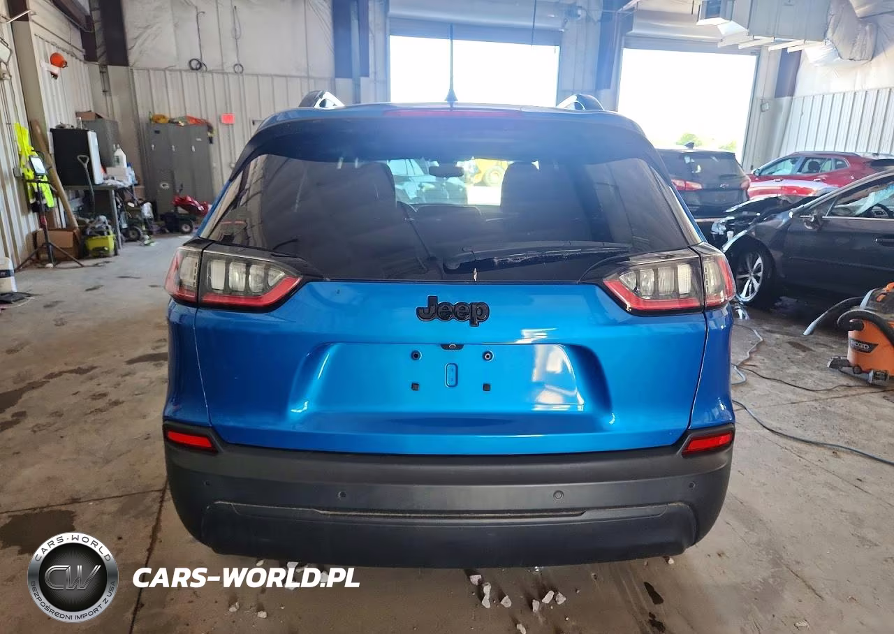 2020 Jeep Cherokee Latitude Plus VIN:1C4PJLLB1LD610660 - 6