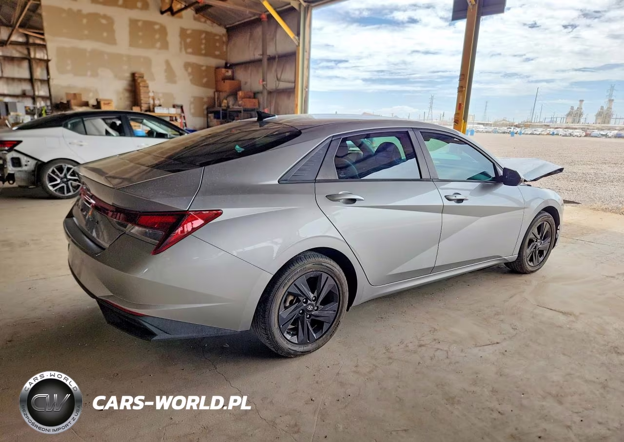 2022 Hyundai Elantra Sel VIN:5NPLM4AG7NH055382 - 3