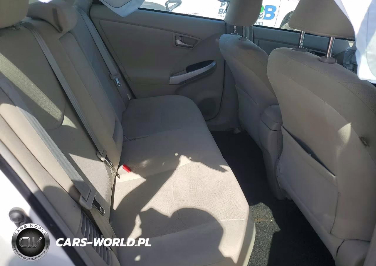 2013 Toyota Prius Two VIN:JTDKN3DU7D5641700 - 10
