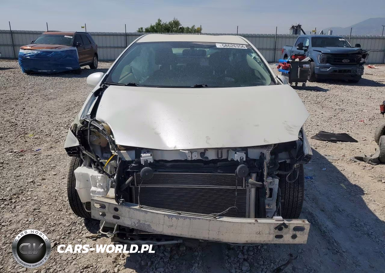 2013 Toyota Prius Two VIN:JTDKN3DU7D5641700 - 5