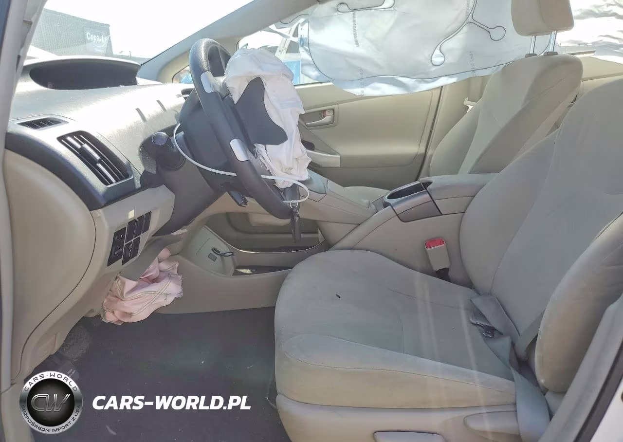 2013 Toyota Prius Two VIN:JTDKN3DU7D5641700 - 7