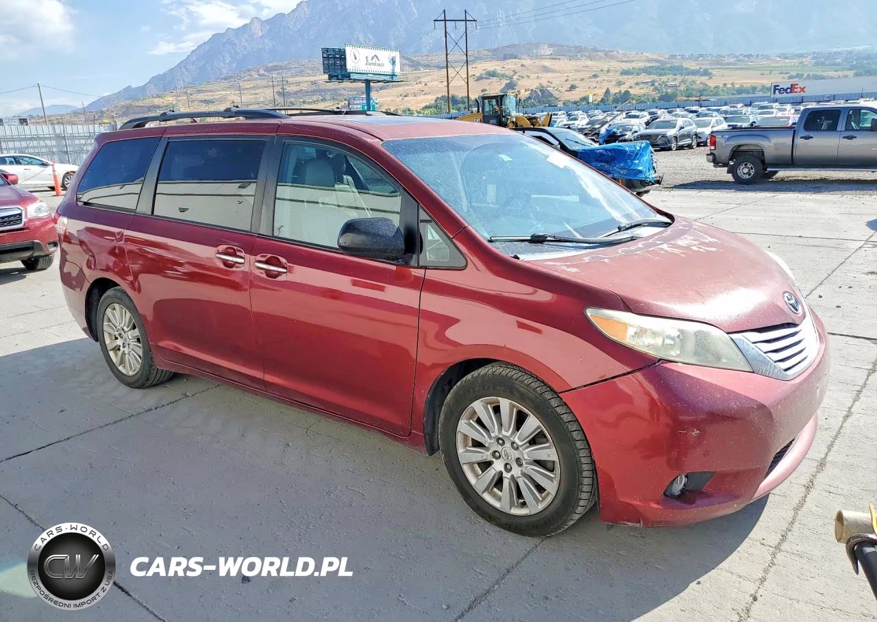 2011 Toyota Sienna Limited 7-Passenger VIN:5TDYK3DC2BS007566 - 4