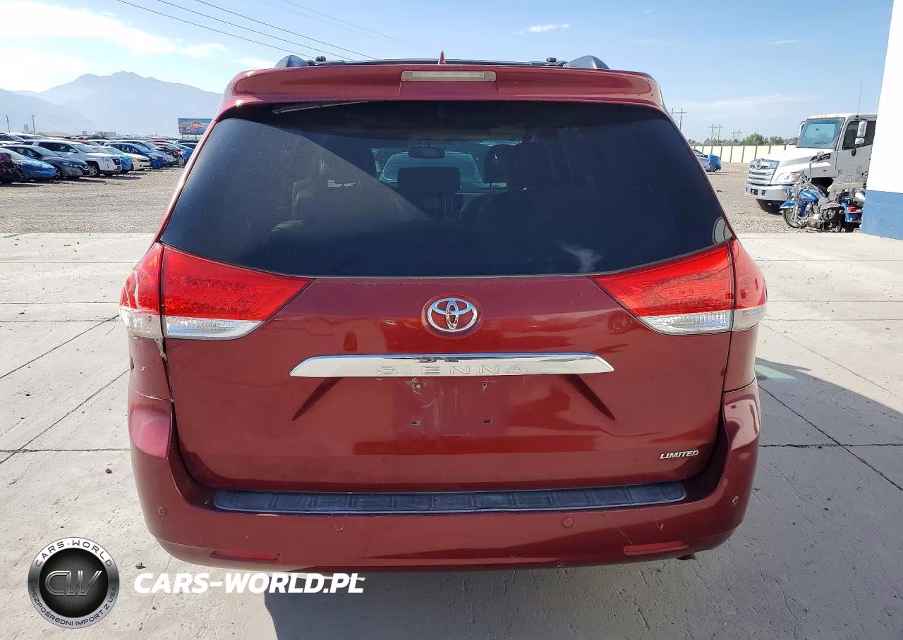2011 Toyota Sienna Limited 7-Passenger VIN:5TDYK3DC2BS007566 - 6