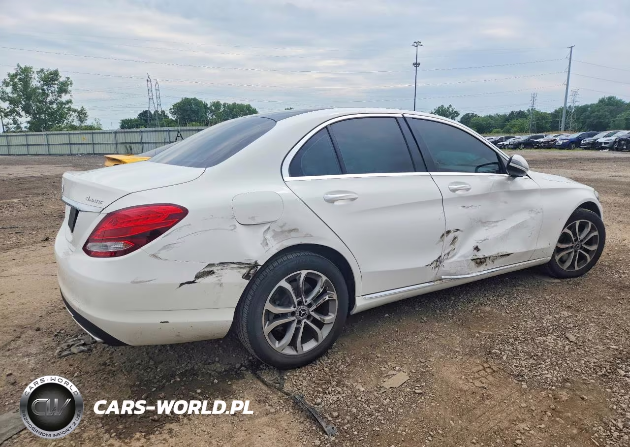 2017 Mercedes-Benz C 300 4Matic VIN:55SWF4KB5HU182790 - 3