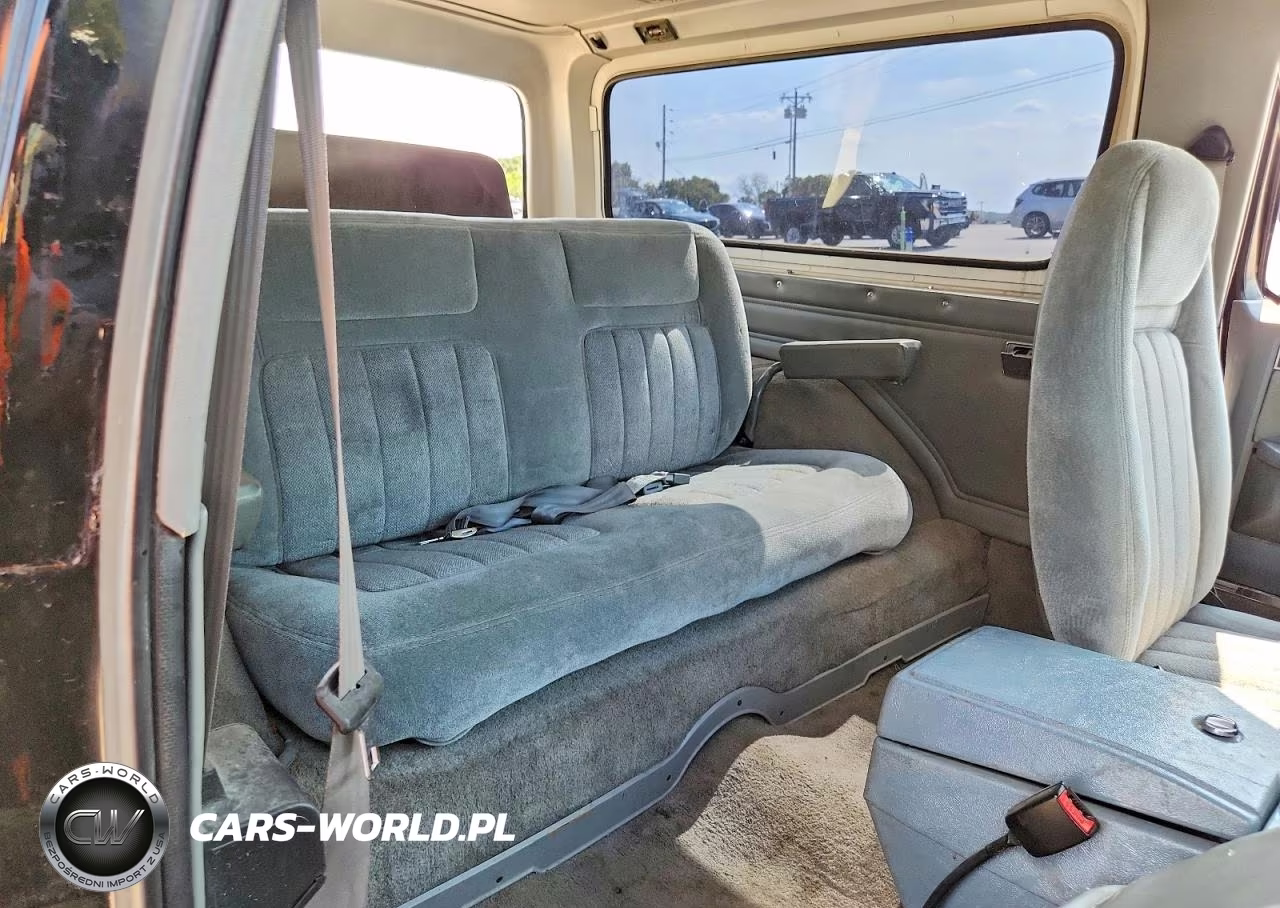 1987 Chevrolet Blazer V10 VIN:1GNEV18K1HF174369 - 11