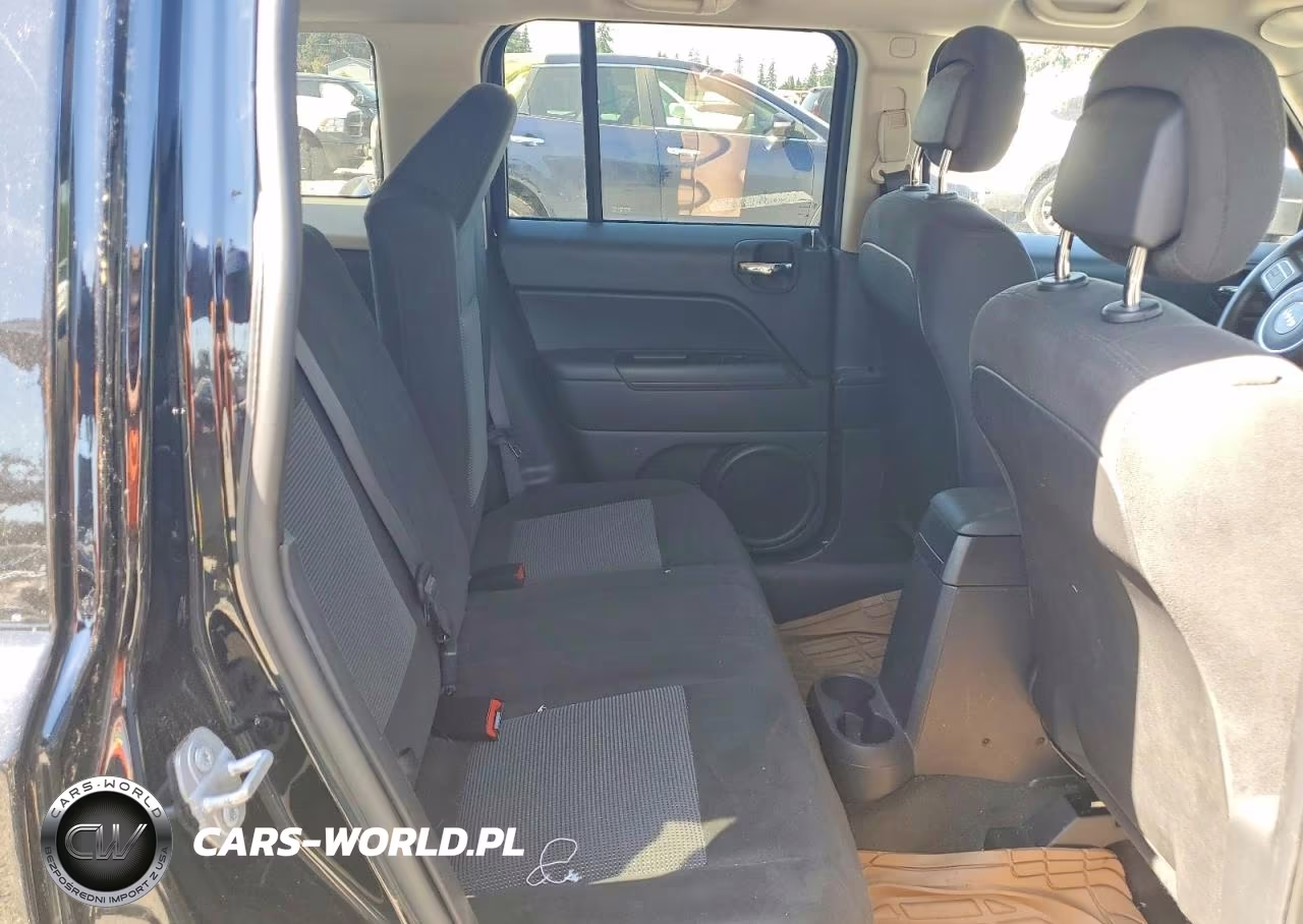 2016 Jeep Patriot Latitude VIN:1C4NJPFB8GD700193 - 10