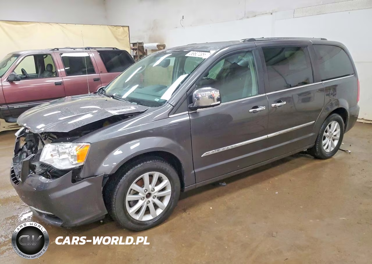 2015 Chrysler Town & Country Limited Platinum – zdjęcie 1 z 13