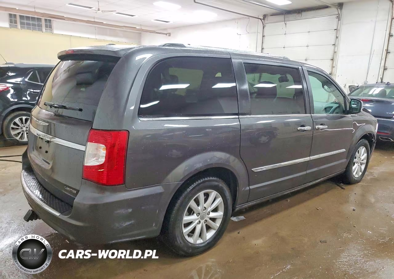 2015 Chrysler Town & Country Limited Platinum VIN:2C4RC1GG8FR655657 - 3