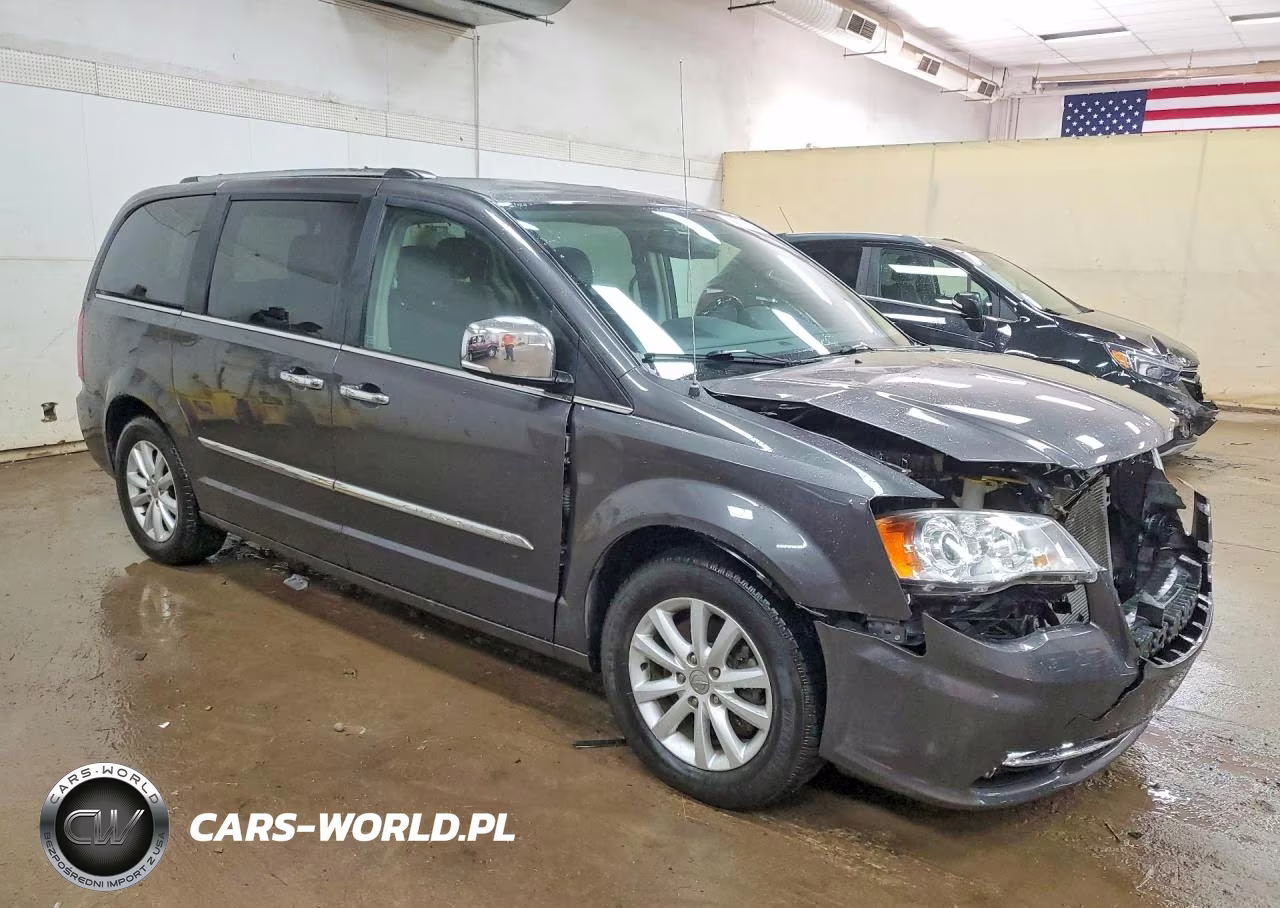 2015 Chrysler Town & Country Limited Platinum VIN:2C4RC1GG8FR655657 - 4