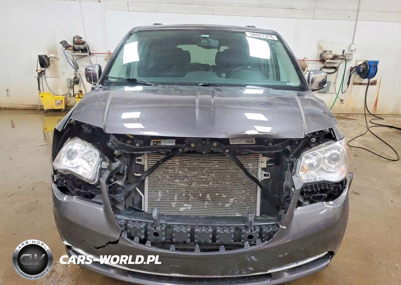 2015 Chrysler Town & Country Limited Platinum VIN:2C4RC1GG8FR655657 - 5