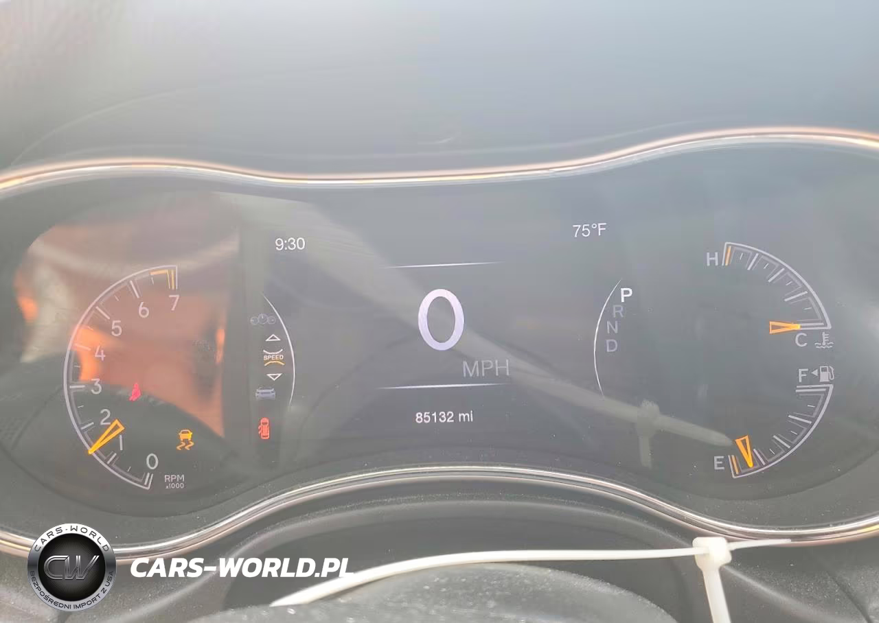 2017 Jeep Grand Cherokee Laredo VIN:1C4RJFAGXHC886289 - 9