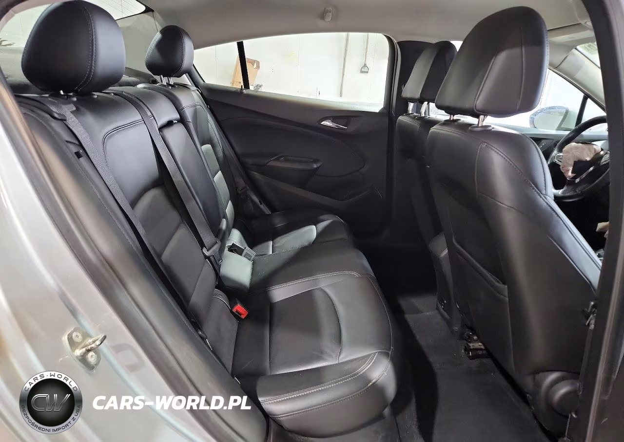 2018 Chevrolet Cruze Premier VIN:1G1BF5SMXJ7158271 - 10