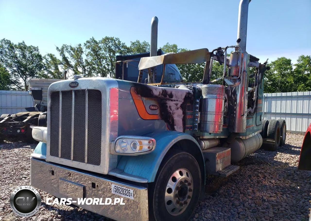 2018 Peterbilt 389 Semi Truck