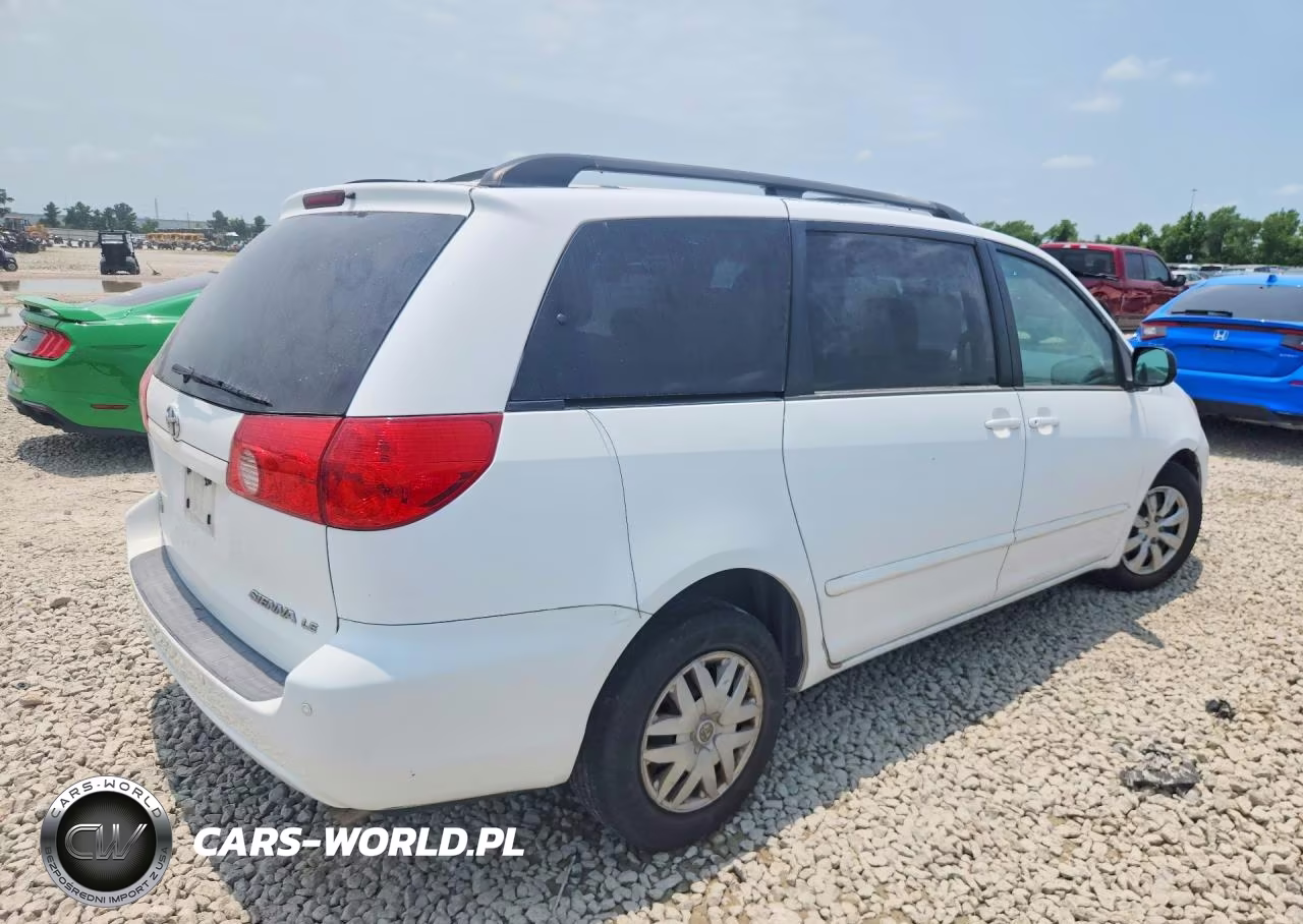 2010 Toyota Sienna Le 8-Passenger VIN:5TDKK4CC0AS309143 - 3
