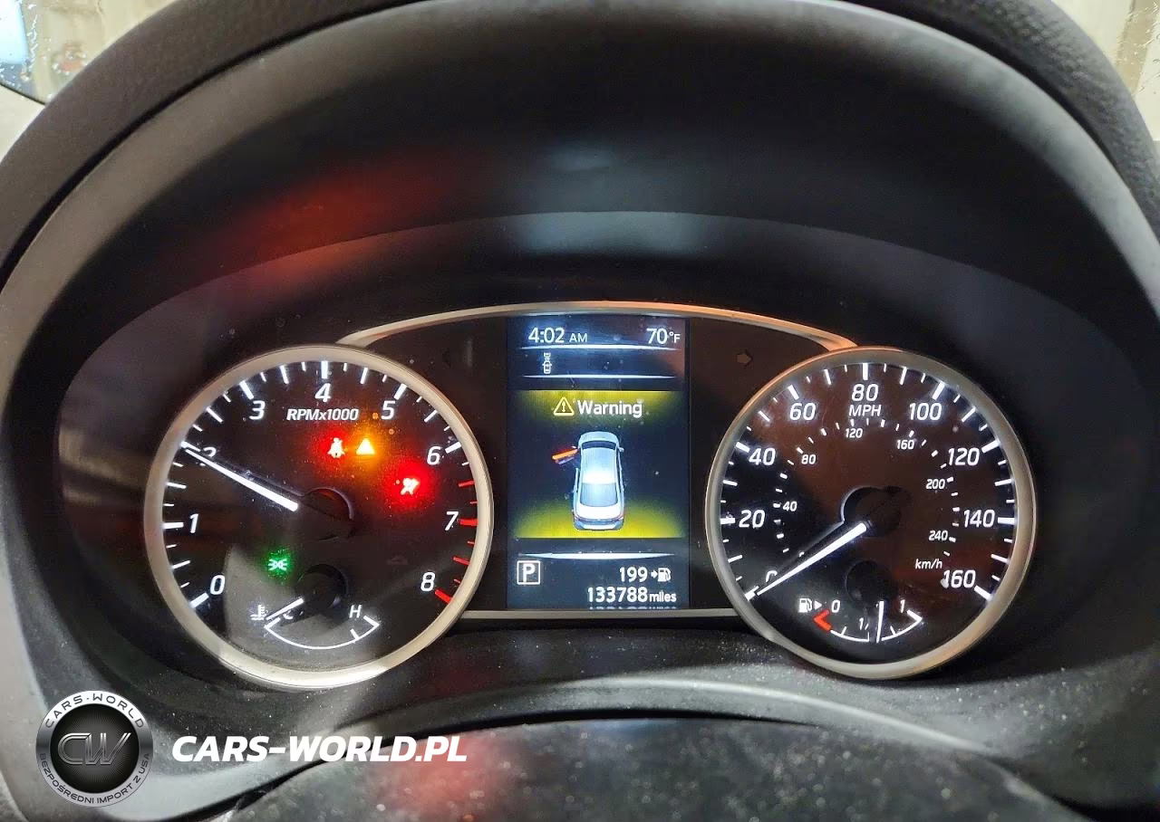 2018 Nissan Sentra S VIN:3N1AB7AP2JY325410 - 9