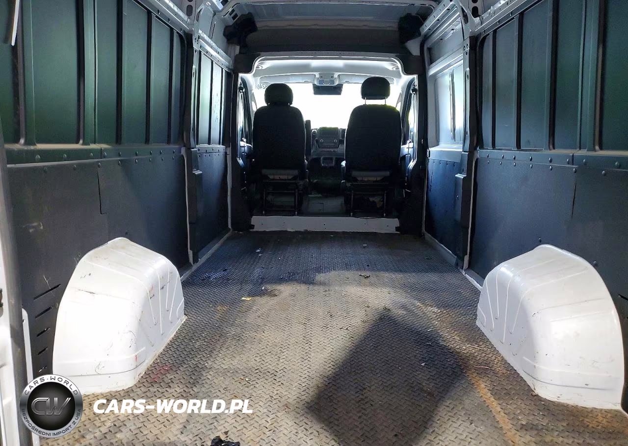 2024 Ram Promaster 2500 Delivery Van VIN:3C6LRVDGXRE140415 - 10