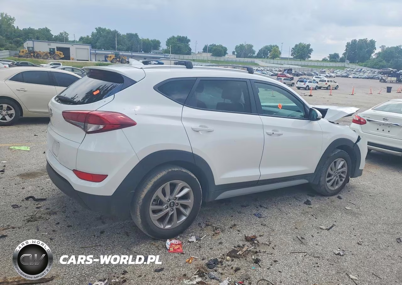 2018 Hyundai Tucson Sel Plus VIN:KM8J33A49JU738058 - 3