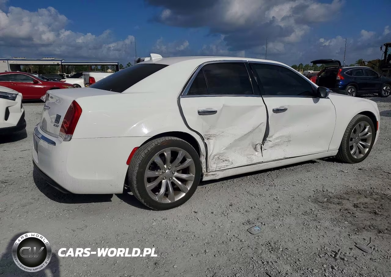 2019 Chrysler 300 Limited VIN:2C3CCAEG9KH698076 - 3