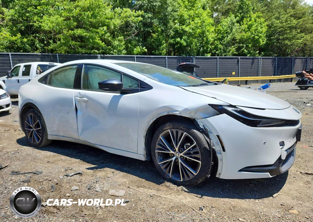 2025 Toyota Prius Xle VIN:JTDACAAU5S3053264 - 4