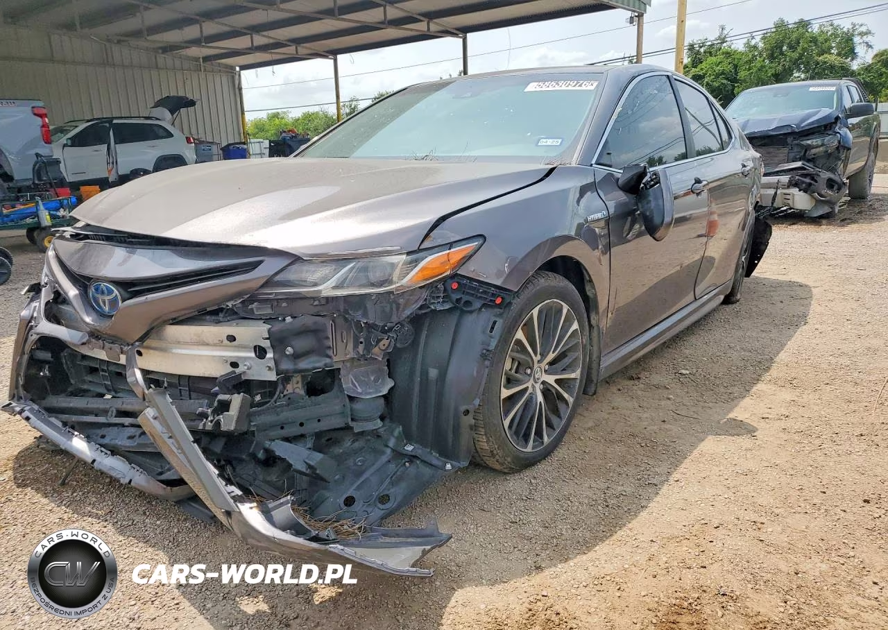 2018 Toyota Camry Hybrid Se