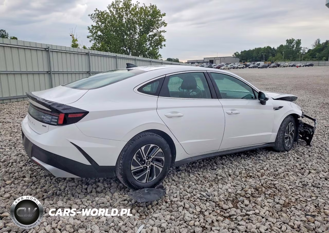 2026 Hyundai Sonata Hybrid Blue VIN:KMHL24JJ1TA164258 - 3