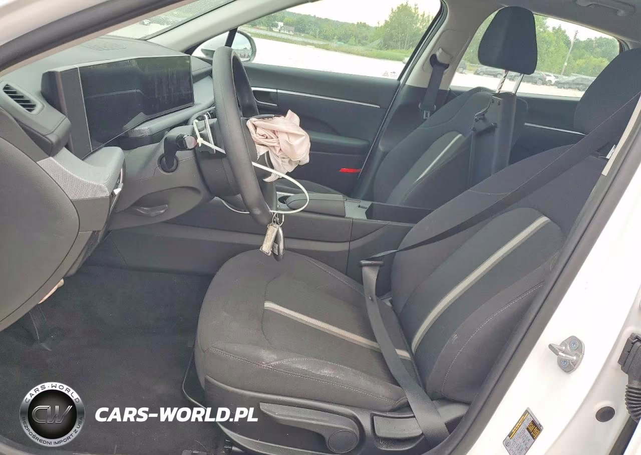 2026 Hyundai Sonata Hybrid Blue VIN:KMHL24JJ1TA164258 - 7
