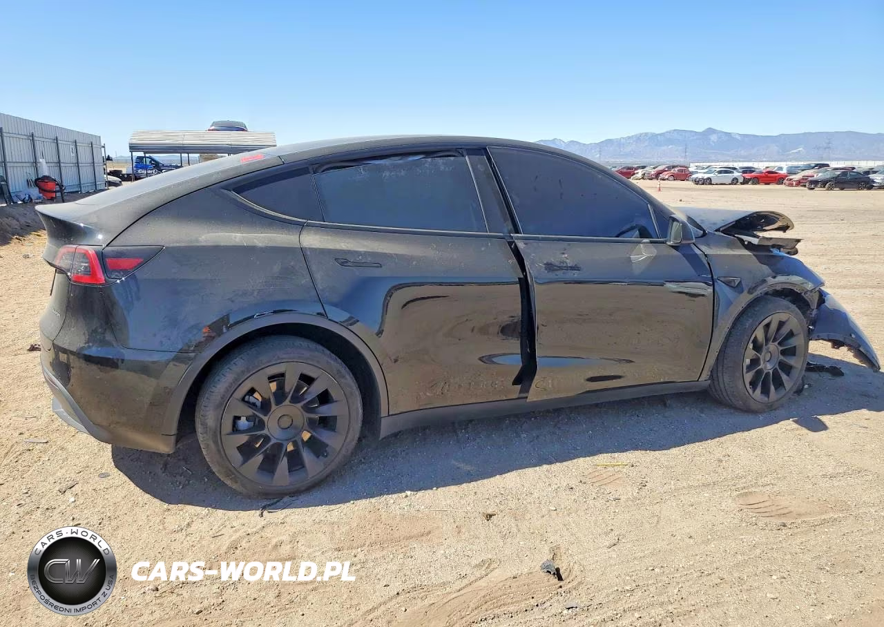 2021 Tesla Model Y VIN:5YJYGDEE4MF285416 - 3