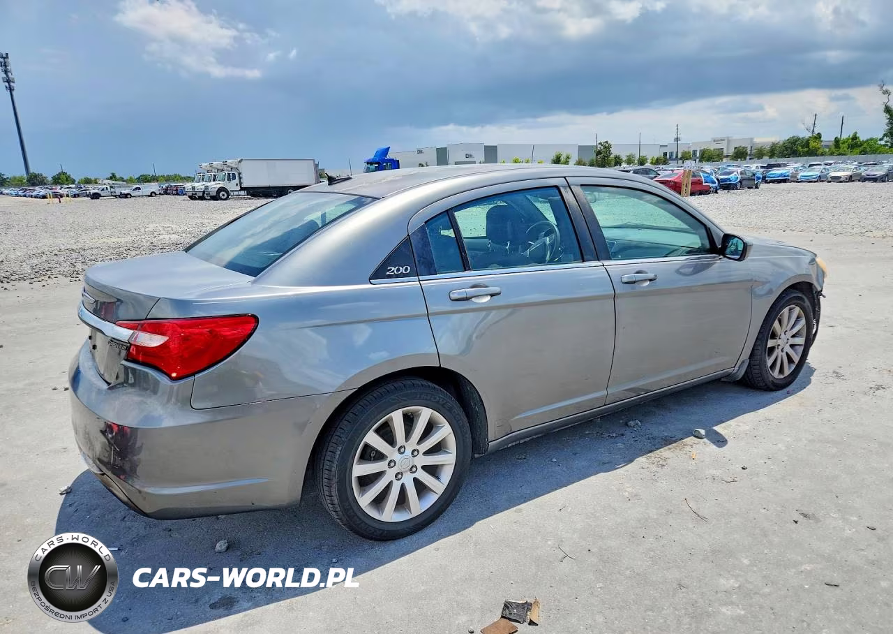 2012 Chrysler 200 Touring VIN:1C3CCBBB6CN226540 - 3