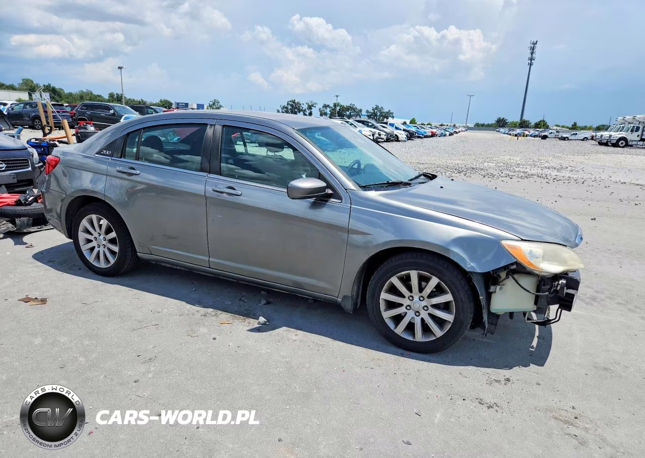 2012 Chrysler 200 Touring VIN:1C3CCBBB6CN226540 - 4