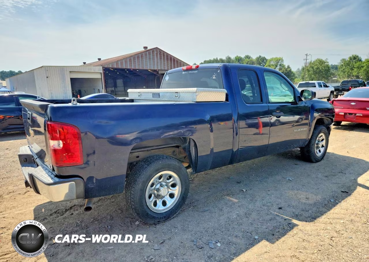 2010 Chevrolet Silverado C1500 Ls VIN:1GCSCREA1AZ180818 - 3