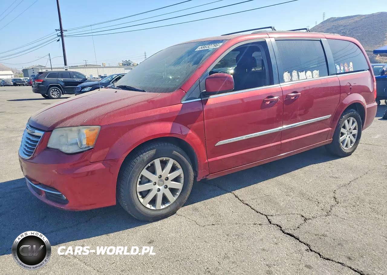 2014 Chrysler Town & Country Touring – zdjęcie 1 z 13