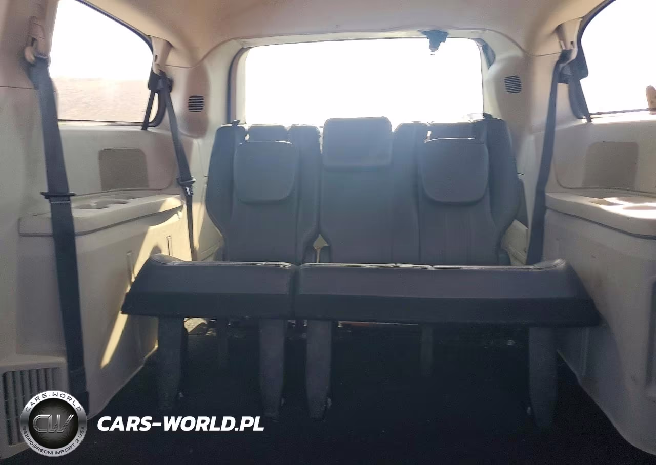 2014 Chrysler Town & Country Touring VIN:2C4RC1BG8ER445002 - 10