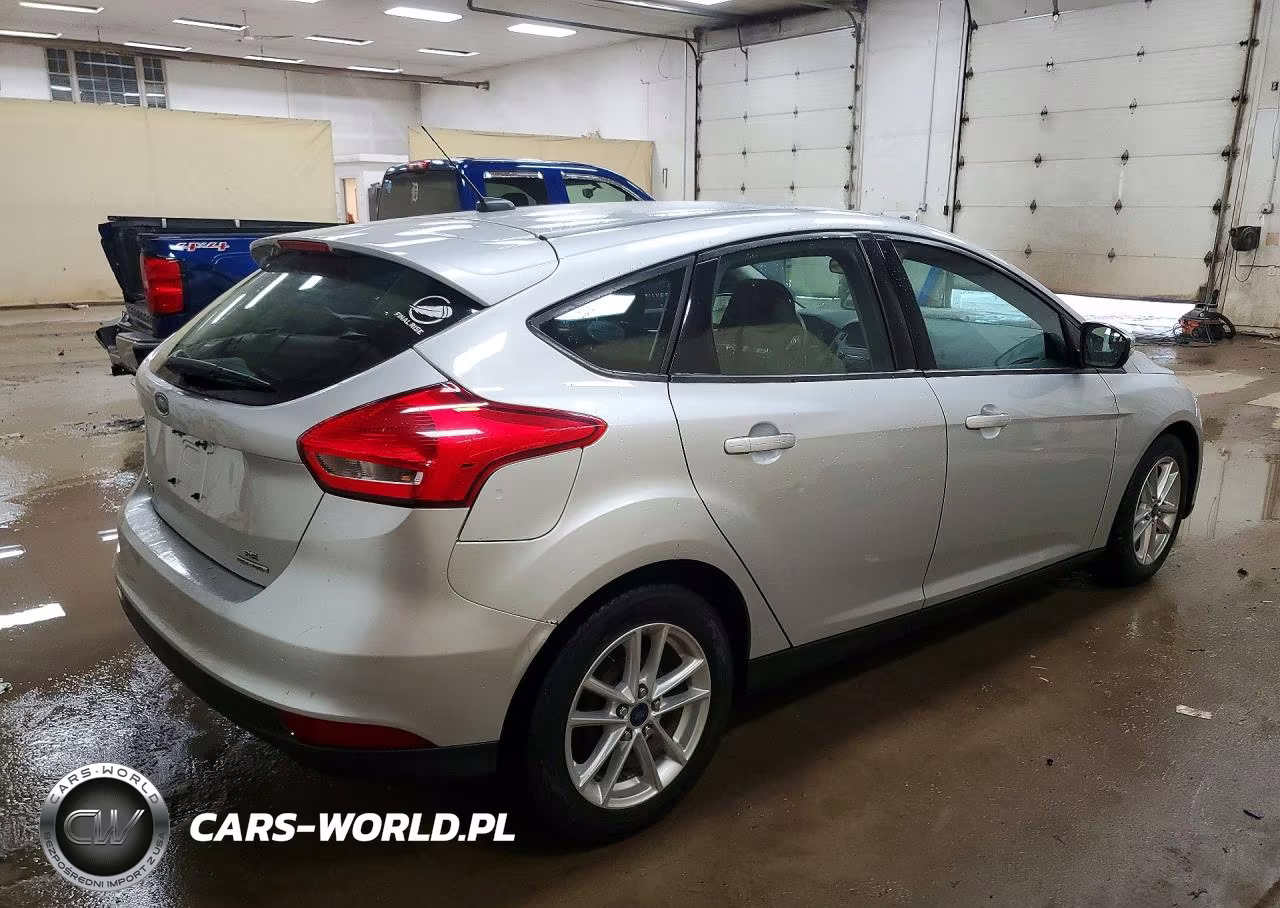 2016 Ford Focus Se VIN:1FADP3K28GL314748 - 3