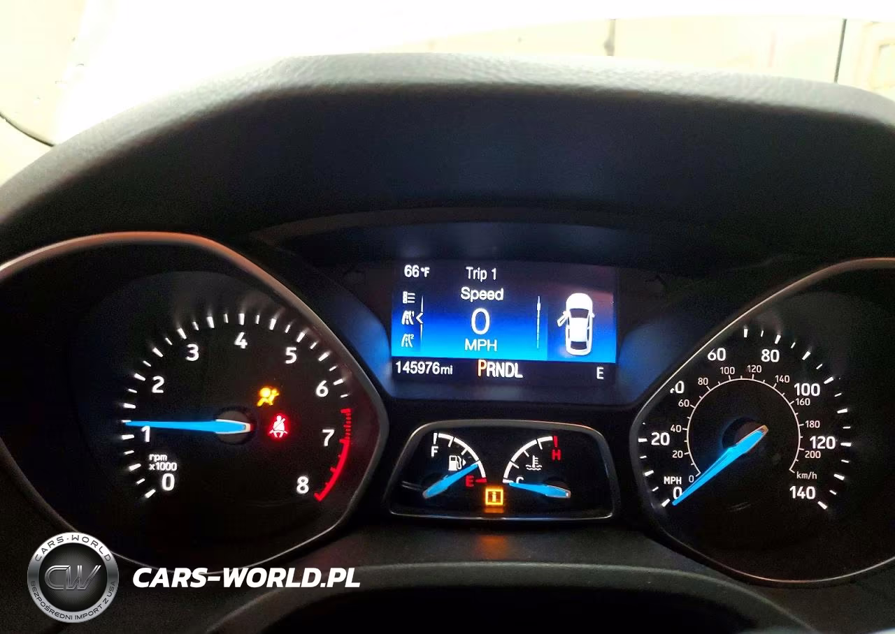 2016 Ford Focus Se VIN:1FADP3K28GL314748 - 9