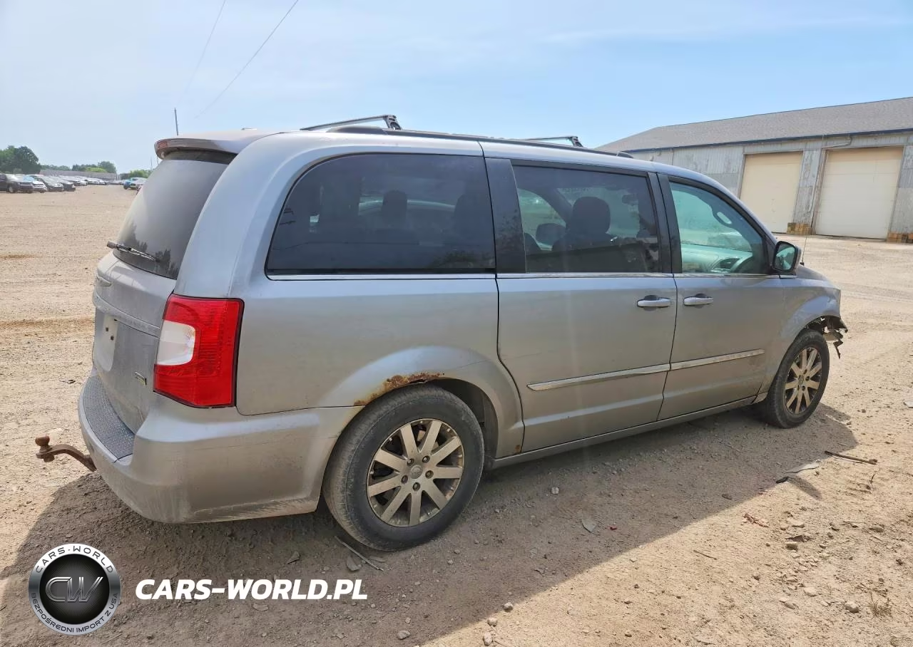 2015 Chrysler Town & Country Touring VIN:2C4RC1BG2FR627019 - 3