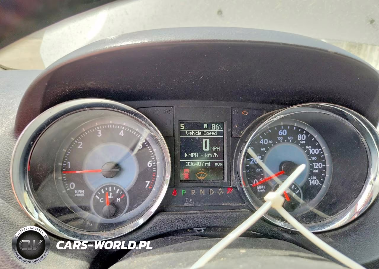 2015 Chrysler Town & Country Touring VIN:2C4RC1BG2FR627019 - 9