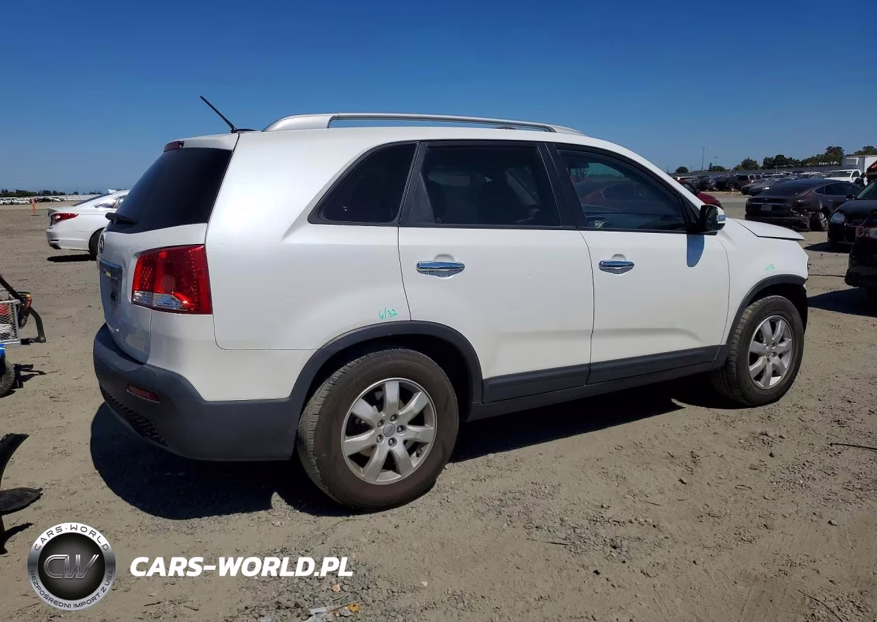 2012 Kia Sorento Lx VIN:5XYKT4A27CG242709 - 3