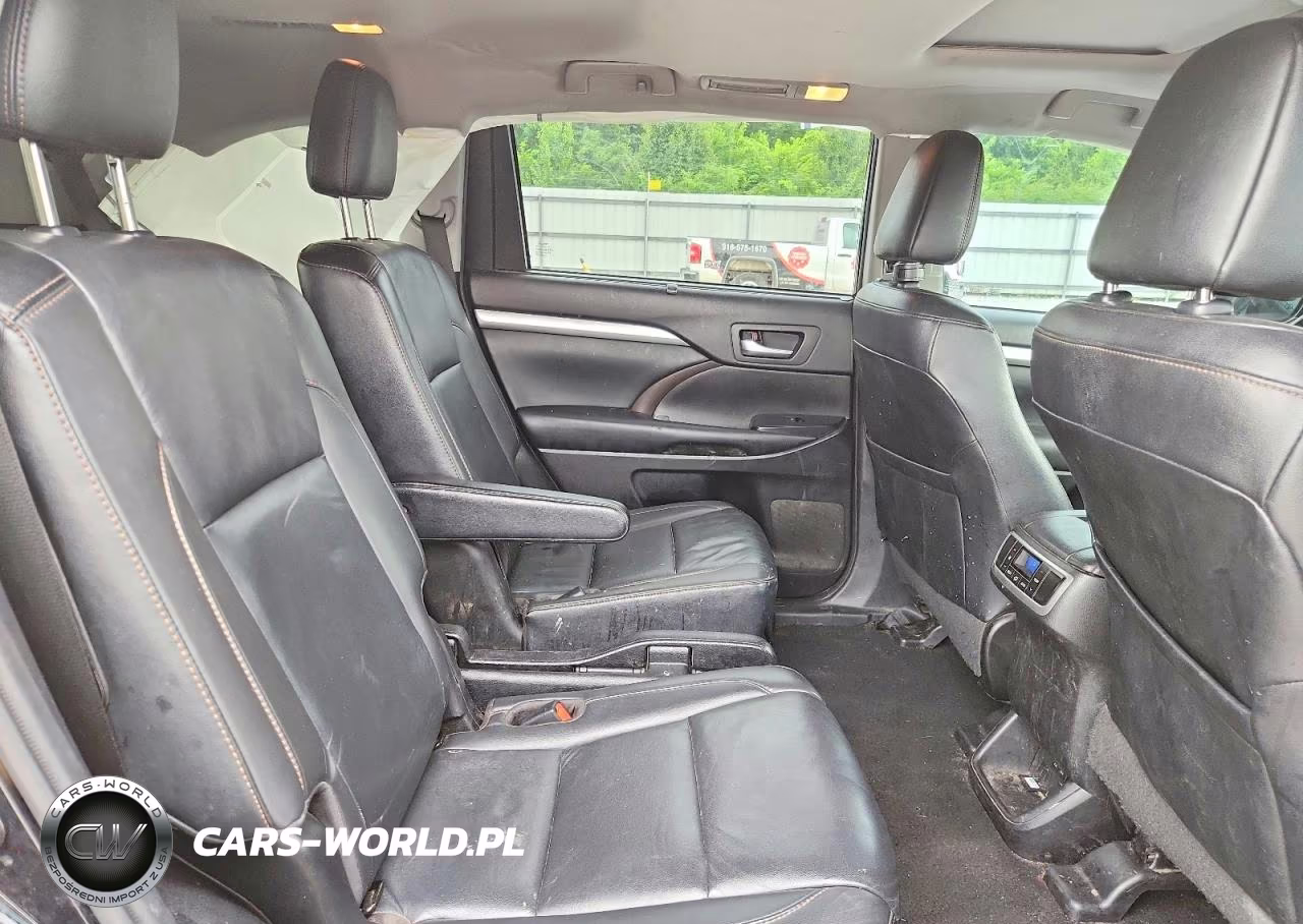 2019 Toyota Highlander VIN:5TDKZRFH5KS563318 - 11