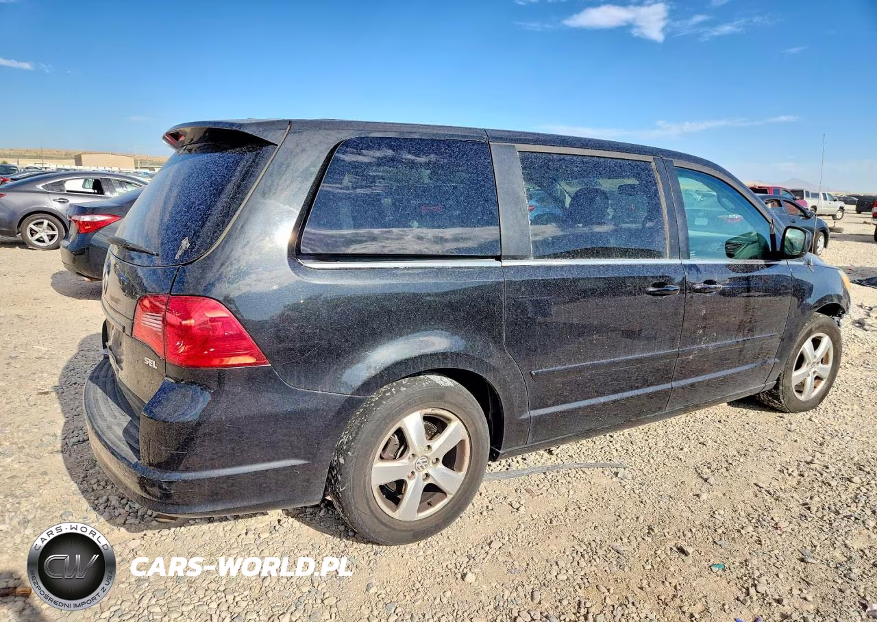 2010 Volkswagen Routan Sel VIN:2V4RW5DX2AR184395 - 3