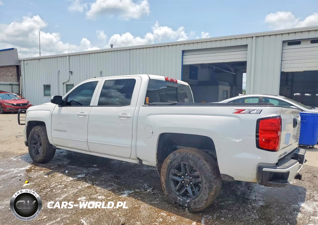 2018 Chevrolet Silverado K1500 Lt VIN:3GCUKREC0JG165790 - 2