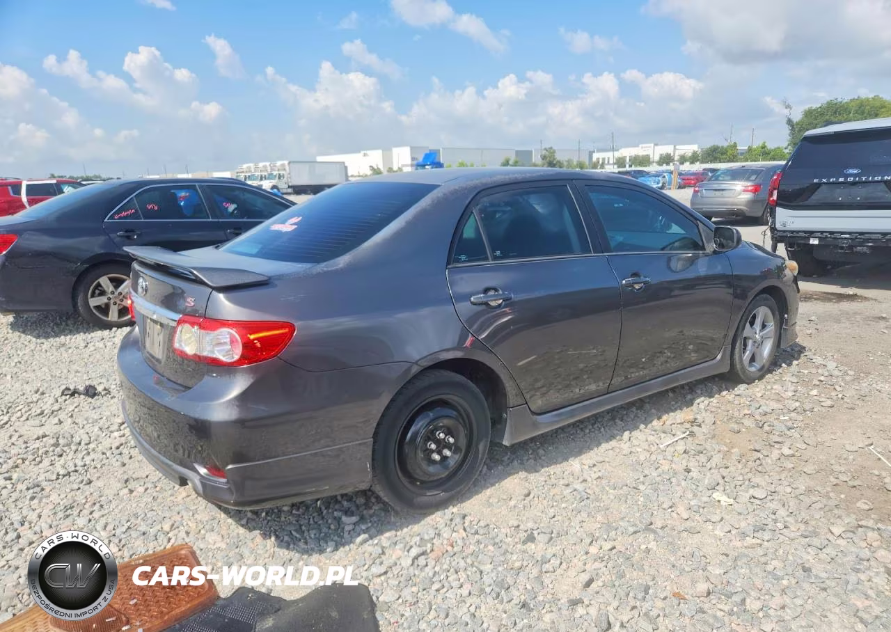 2013 Toyota Corolla S VIN:5YFBU4EE9DP168580 - 3