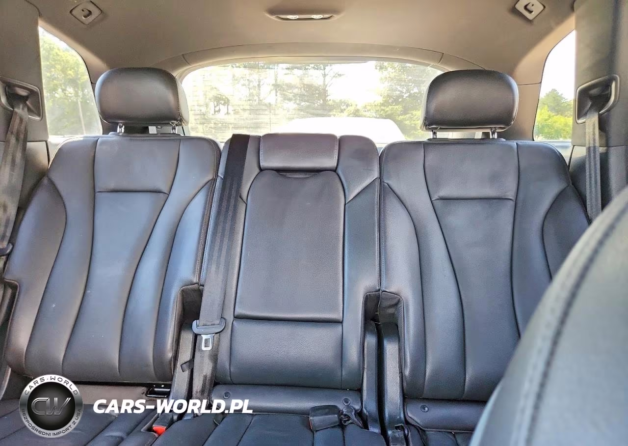 2018 Audi Q7 Premium VIN:WA1AHAF73JD008122 - 10