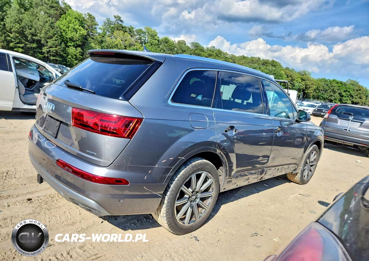2018 Audi Q7 Premium VIN:WA1AHAF73JD008122 - 3