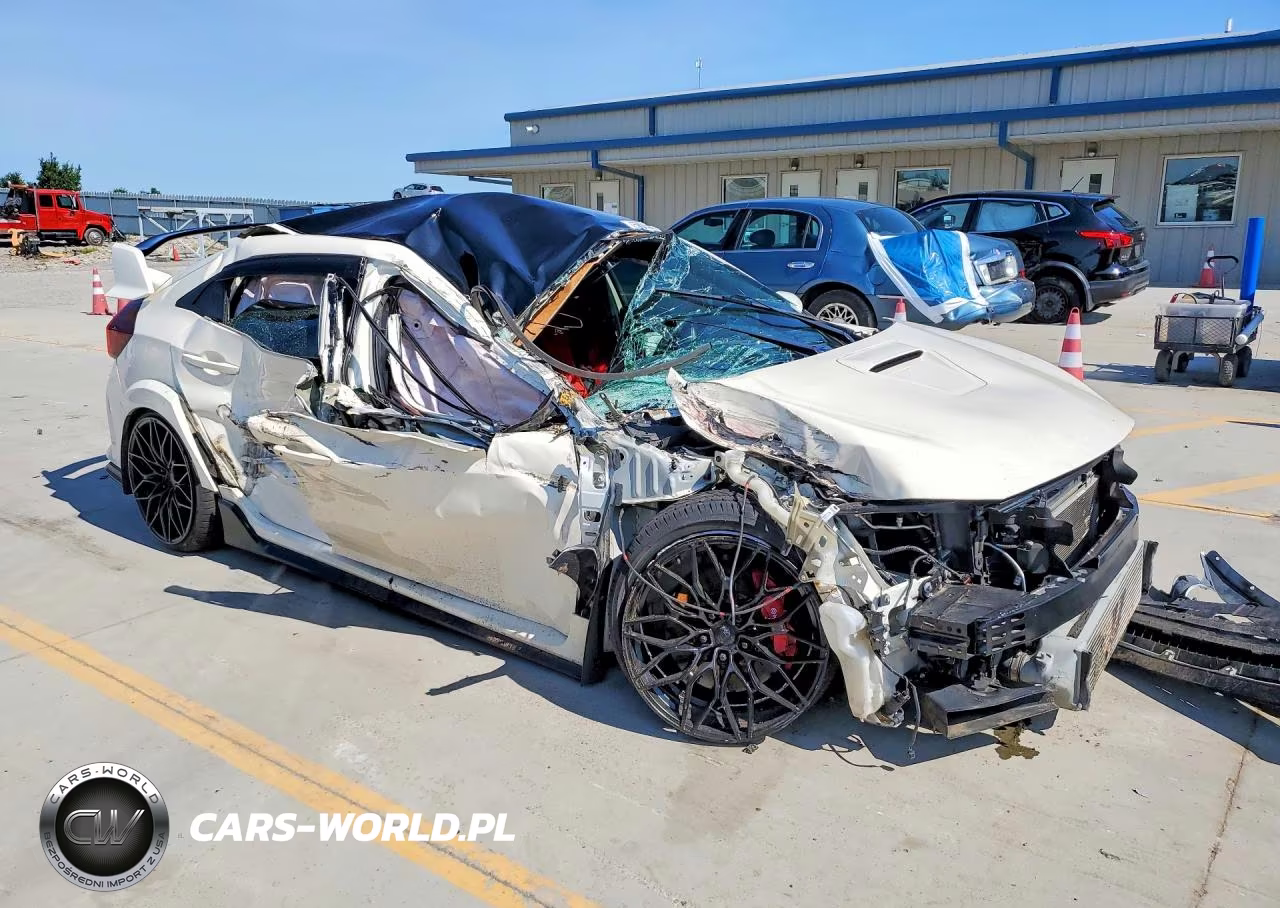 2017 Honda Civic Type-R Touring VIN:SHHFK8G79HU200554 - 4