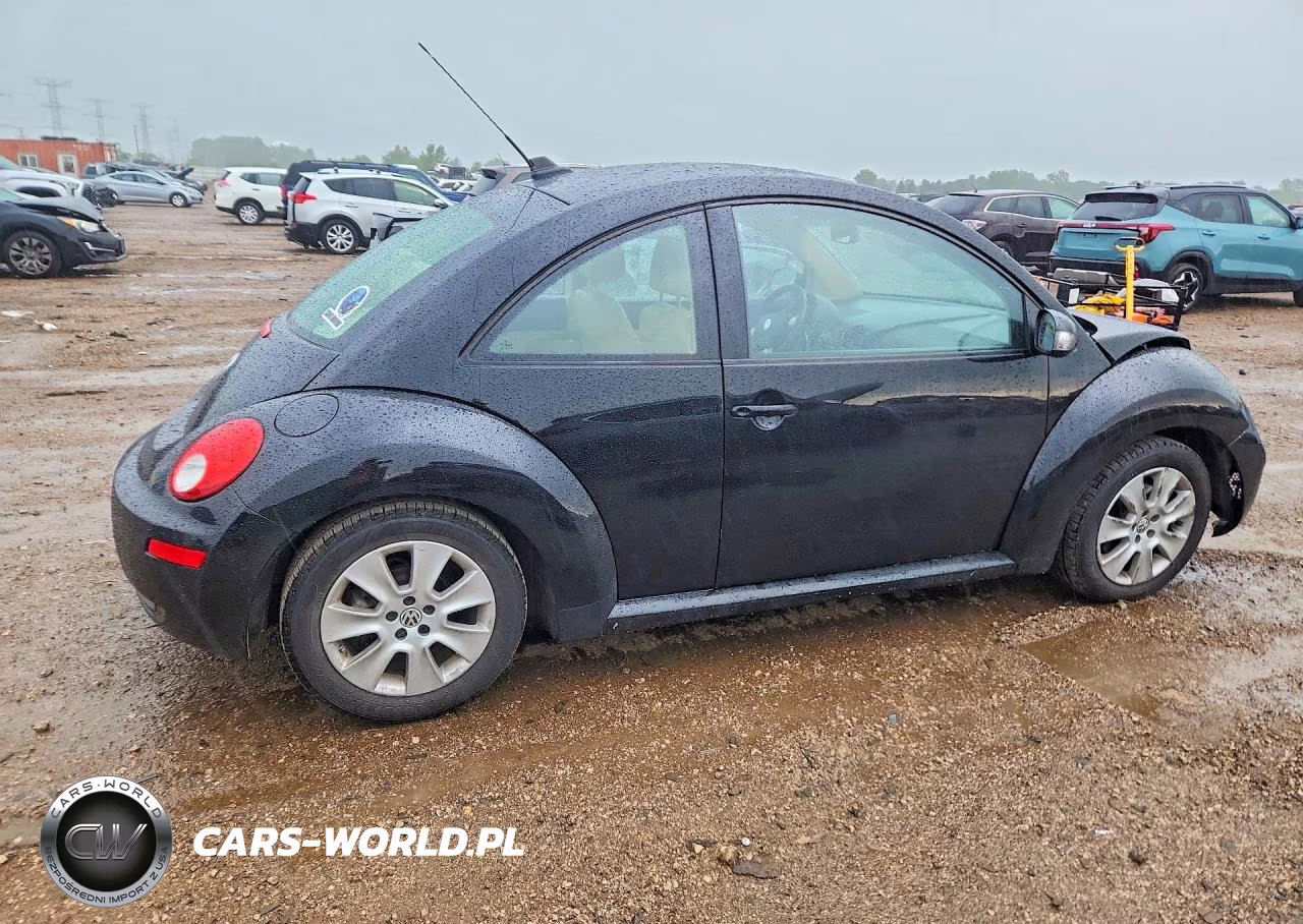 2010 Volkswagen New Beetle VIN:3VWRG3AG5AM033670 - 3