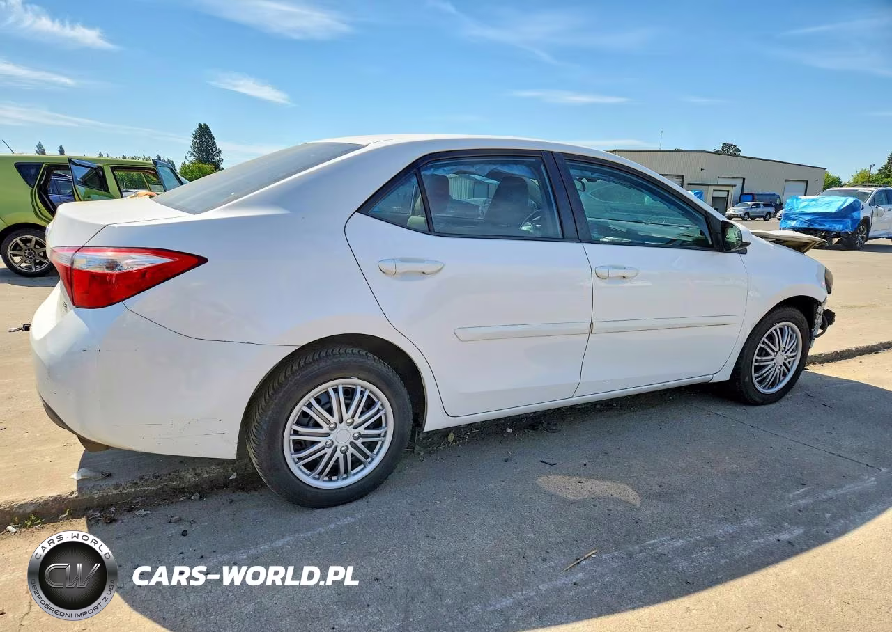 2016 Toyota Corolla Le VIN:2T1BURHE5GC729029 - 3