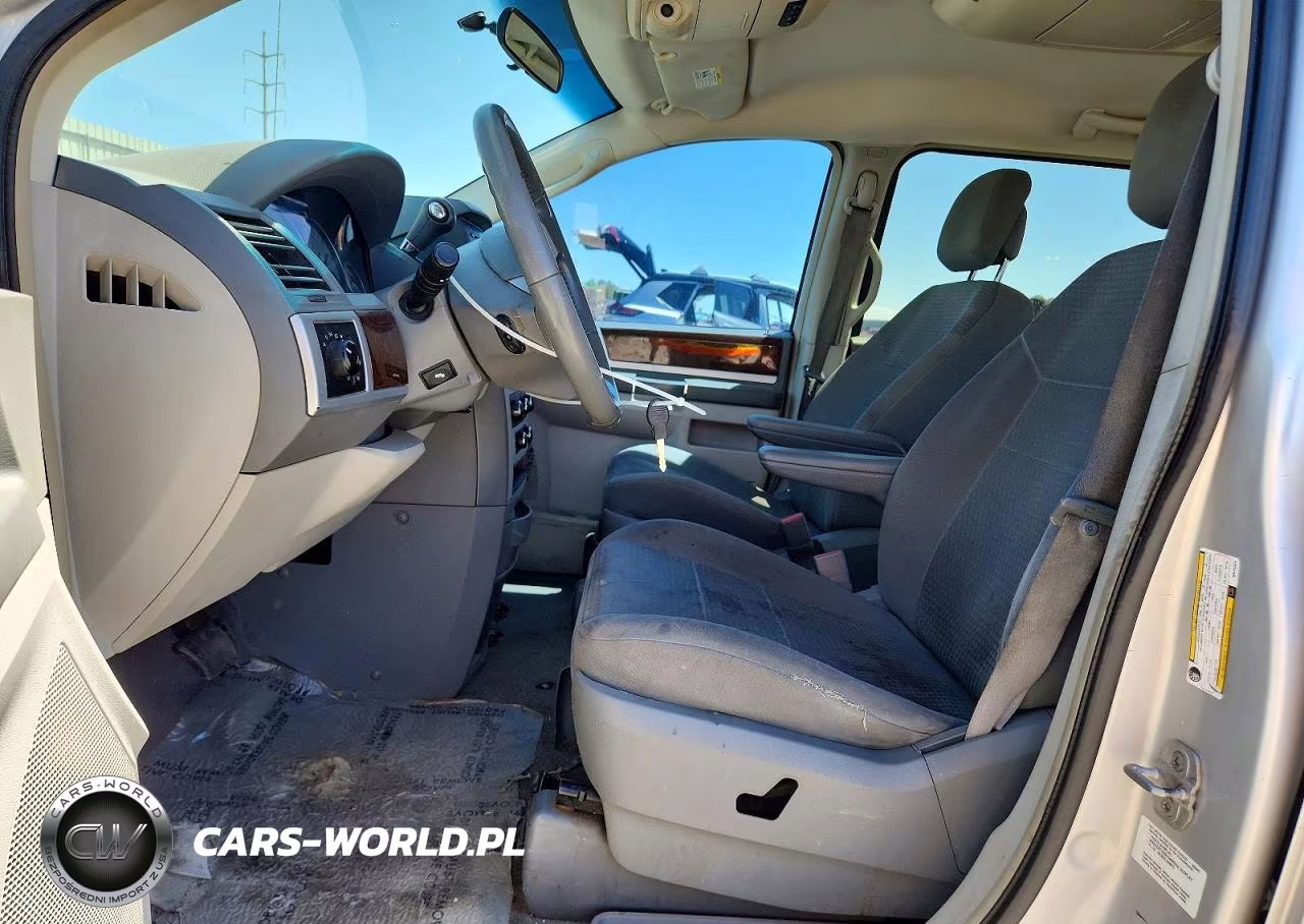 2010 Chrysler Town & Country Touring VIN:2A4RR5D12AR346355 - 7