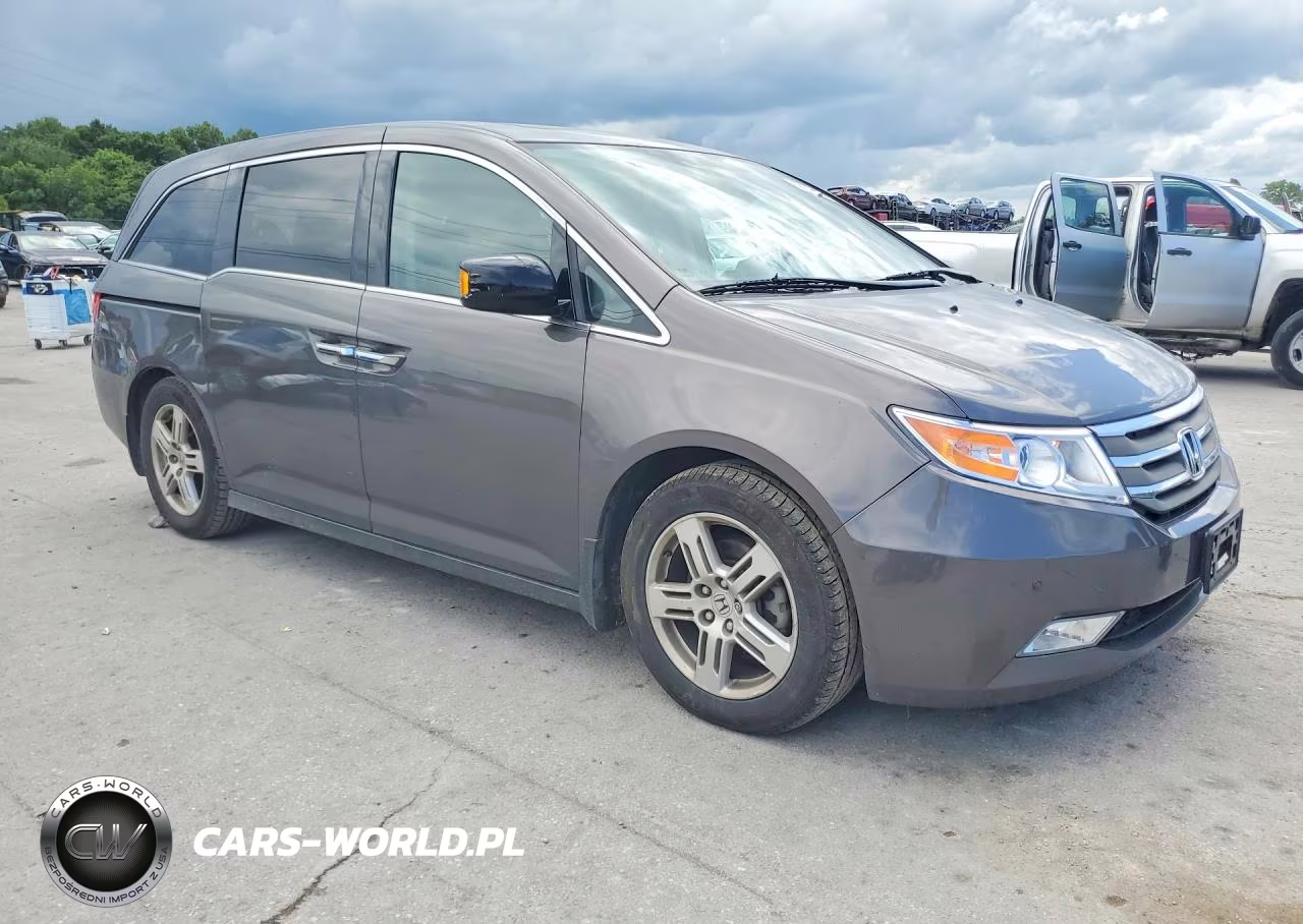 2013 Honda Odyssey Touring VIN:5FNRL5H92DB078690 - 4