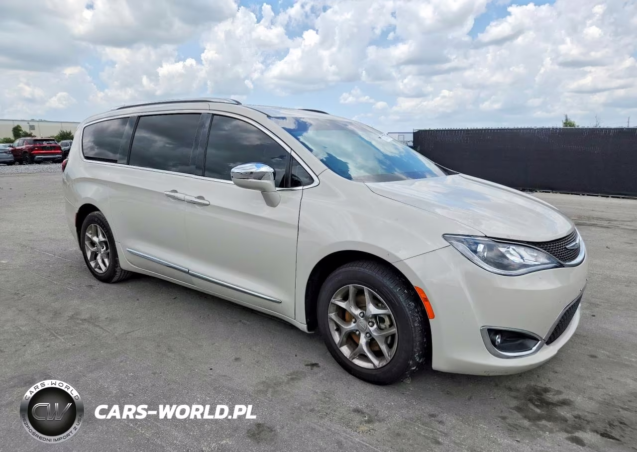 2017 Chrysler Pacifica Limited VIN:2C4RC1GG2HR545481 - 4
